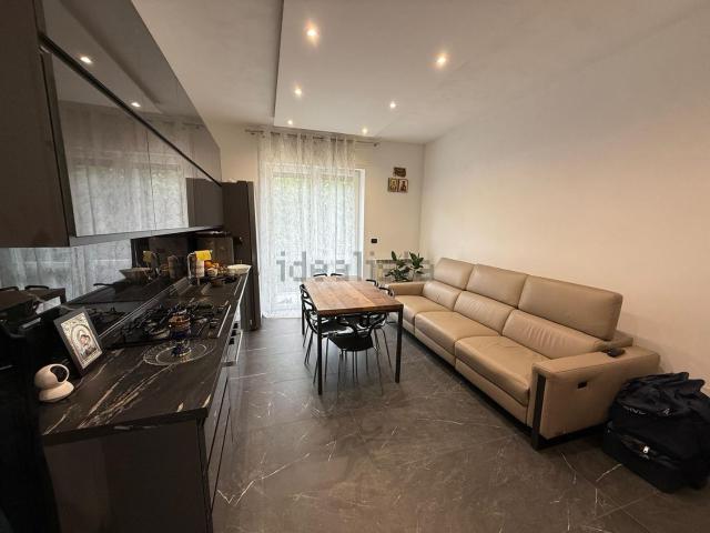Appartamento in vendita a Novedrate, Lombardia