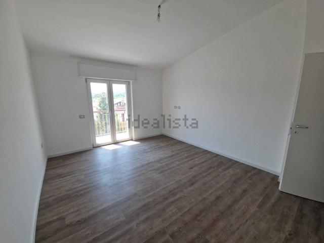 Appartamento in vendita a Lonate Ceppino, Lombardia