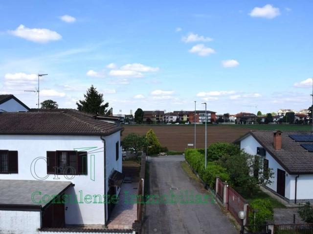 Appartamento in vendita a Casorate Primo, Lombardia
