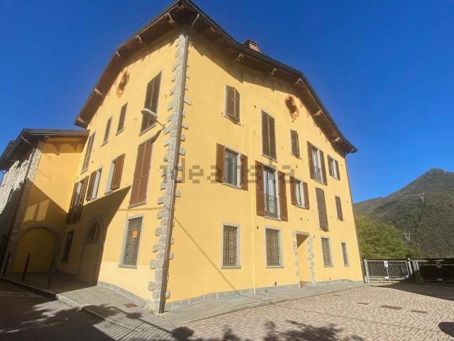Appartamento in vendita a Strozza, Lombardia