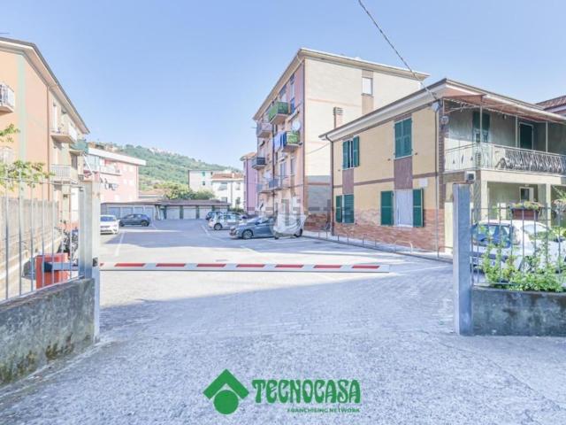 Appartamento in vendita a Follo, Liguria