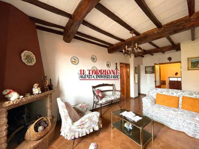 Appartamento in vendita a Uzzano E Castello, Toscana
