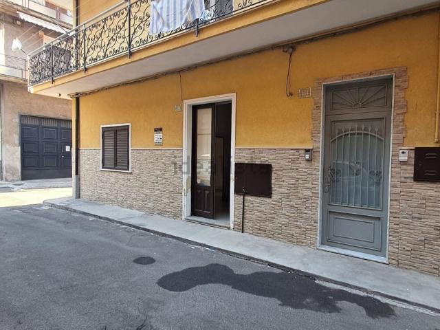 Appartamento in vendita a Paternò, Catania