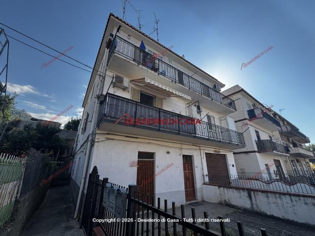 Appartamento in vendita a Caronia, Sicilia