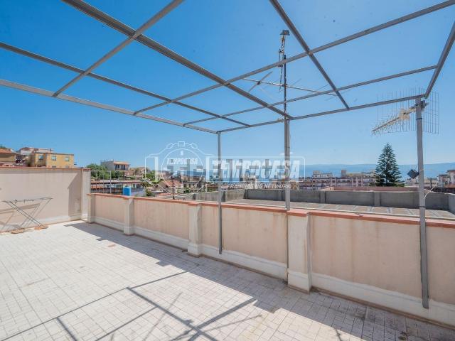 Appartamento in vendita a Valle degli Angeli, Messina