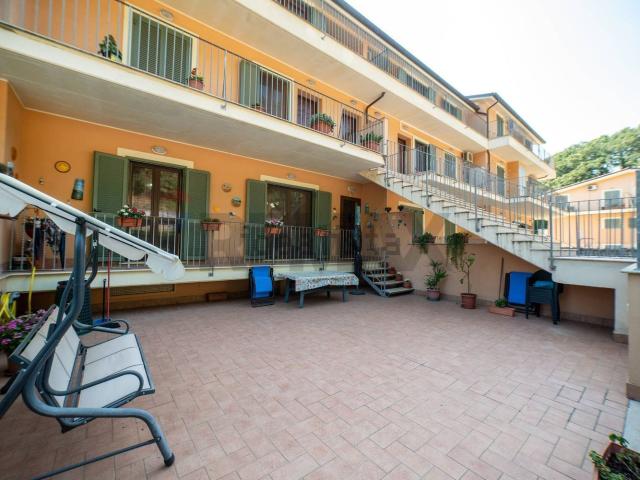Appartamento in vendita a Villaggio Rinascita, Roma Capitale