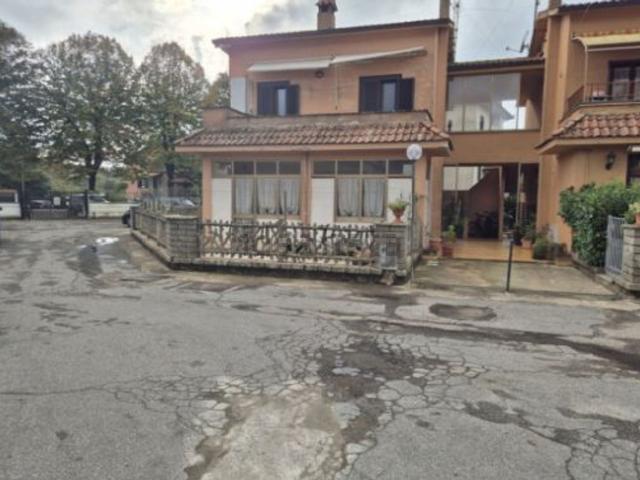 Appartamento in vendita a Vetralla, Lazio