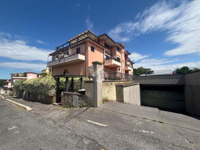 Appartamento in vendita a Valle Muricana, Roma Capitale