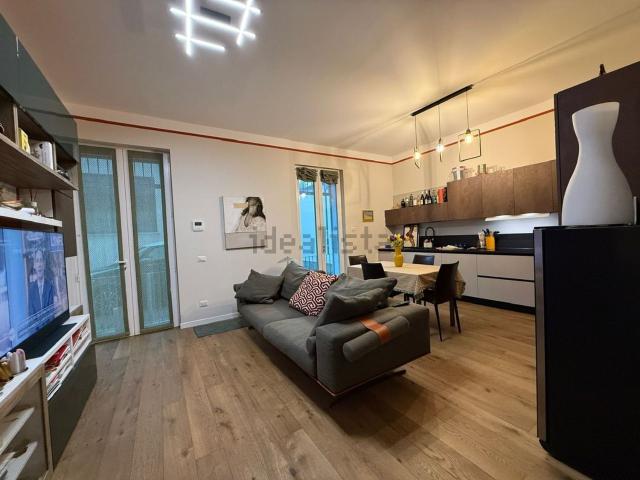 Appartamento in vendita a Monza, Lombardia