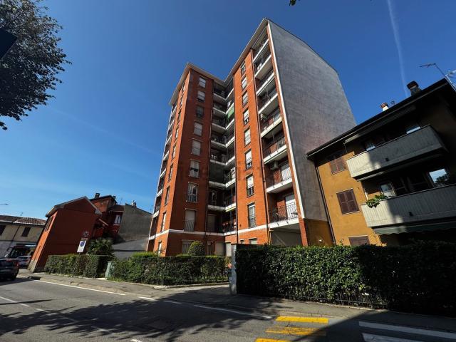 Appartamento in vendita a Melegnano, Lombardia