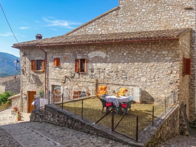 Appartamento in vendita a Vallo Di Nera, Umbria
