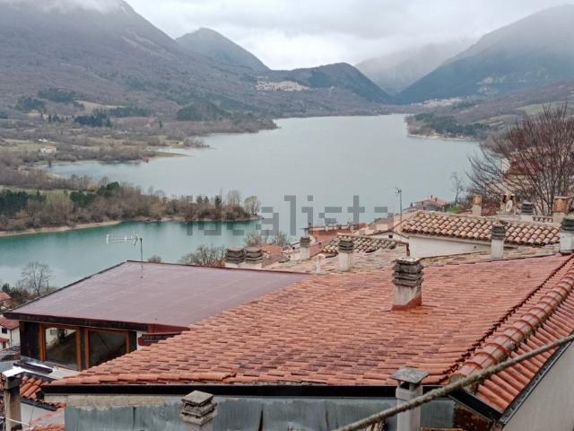 Appartamento in vendita a Barrea, Abruzzo