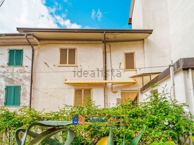 Appartamento in vendita a Ca' di Cecco, Marina Di Massa