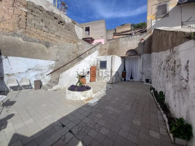 Appartamento in vendita a Maddaloni, Campania