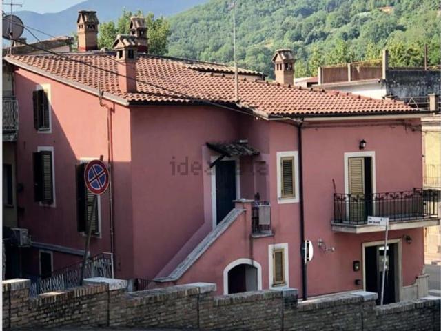 Appartamento in vendita a Civitella Roveto, L'Aquila