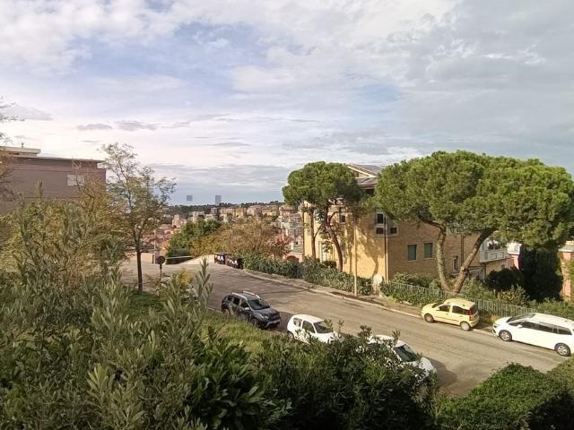 Appartamento in vendita a Passetto, Ancona