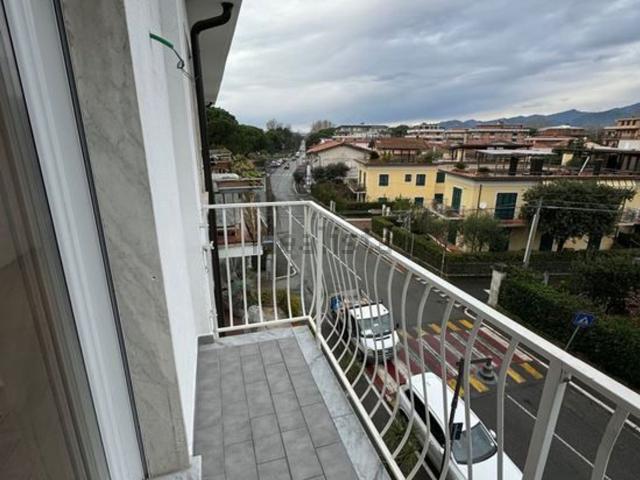Appartamento in vendita a Poveromo, Massa