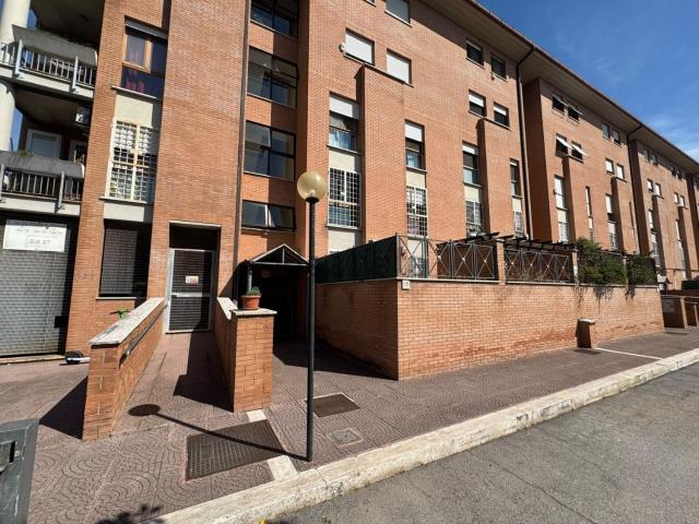 Appartamento in vendita a Capannelle, Roma