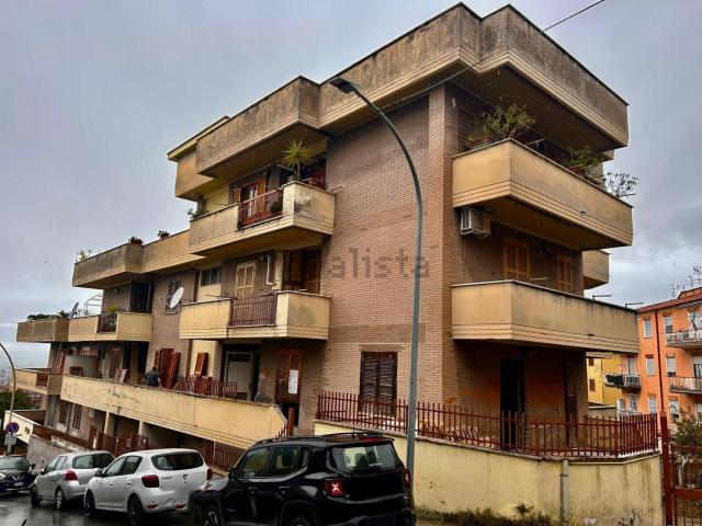 Appartamento in vendita a Campolimpido, Roma Capitale