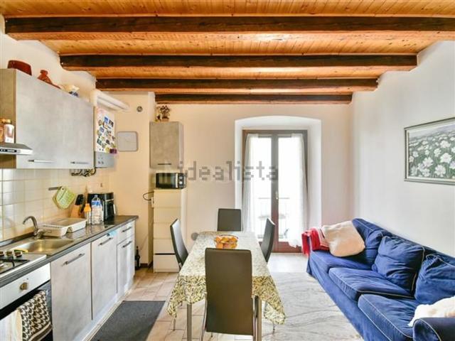Appartamento in vendita a Como, Lombardia