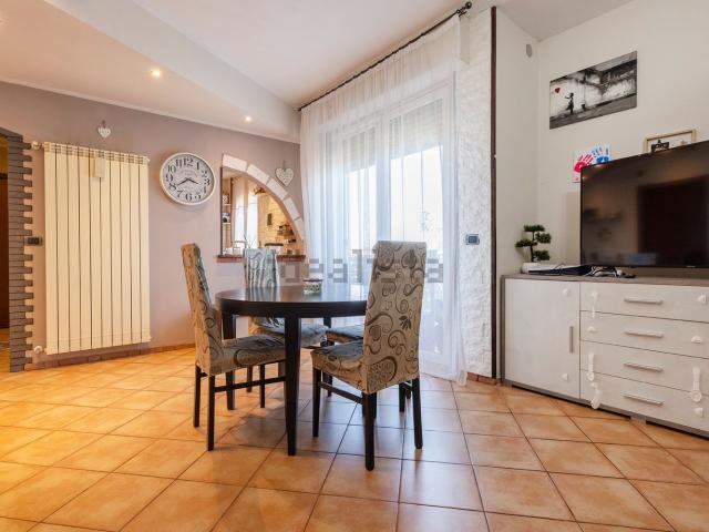 Appartamento in vendita a Lonate Ceppino, Lombardia