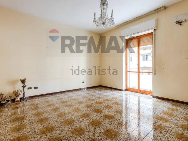 Appartamento in vendita a Bonaria, Cagliari