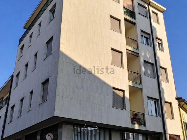 Attico in vendita a Gallarate, Lombardia