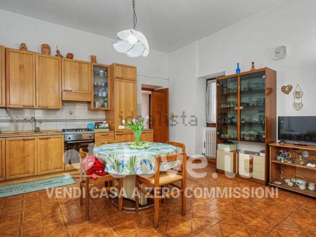 Appartamento in vendita a Carugo, Lombardia