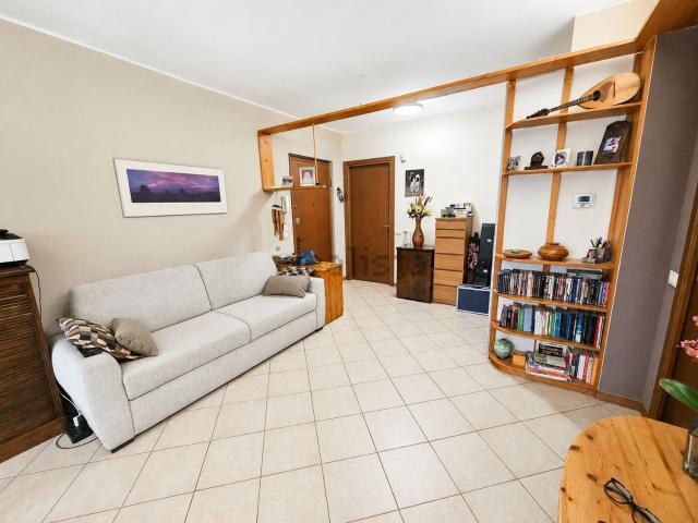 Appartamento in vendita a Gerenzano, Varese