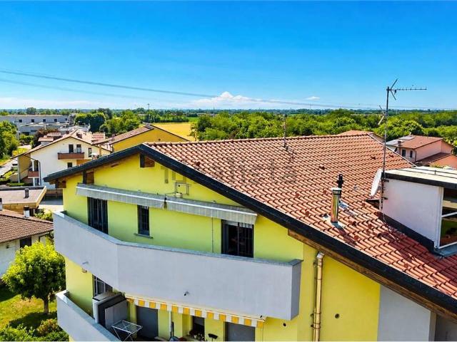 Attico in vendita a Bettola di Pozzo d'Adda, Pozzo D'adda