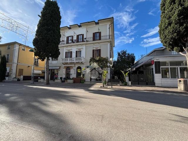 Appartamento in vendita a Quartiere dei poeti, Pineto