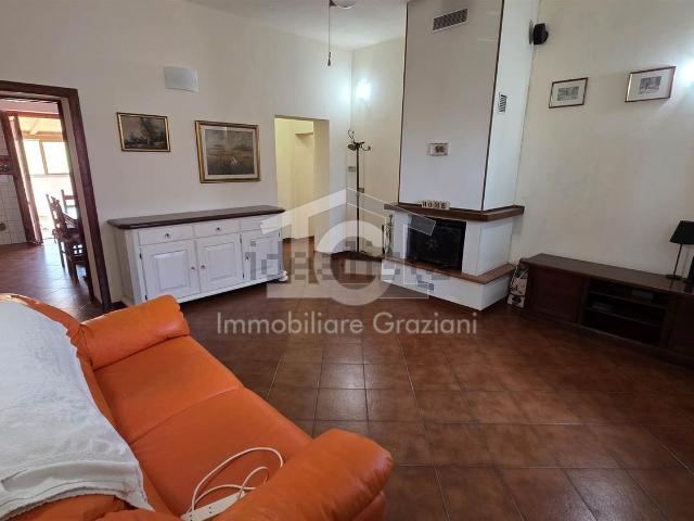 Appartamento in vendita a Collesalvetti, Toscana