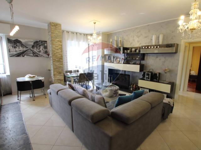 Appartamento in vendita a Sovico, Lombardia