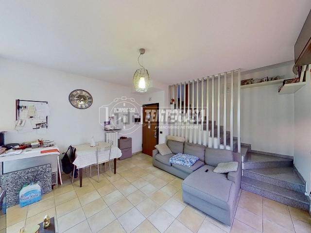 Appartamento in vendita a Cabiate, Lombardia