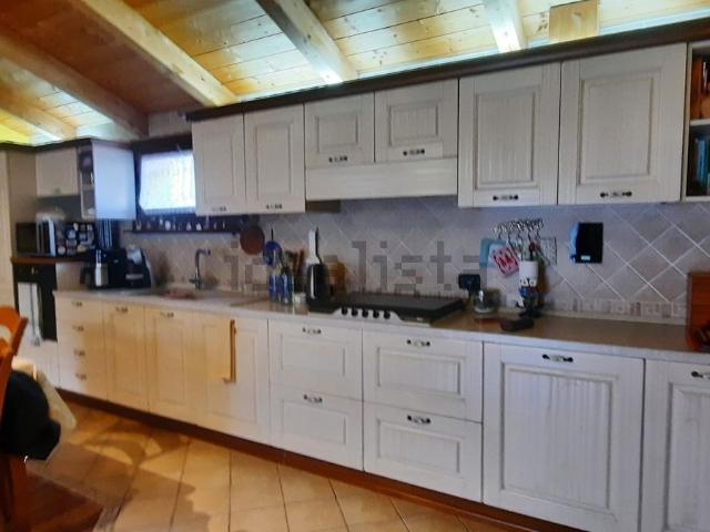 Appartamento in vendita a Sud-Ovest, Brenzone