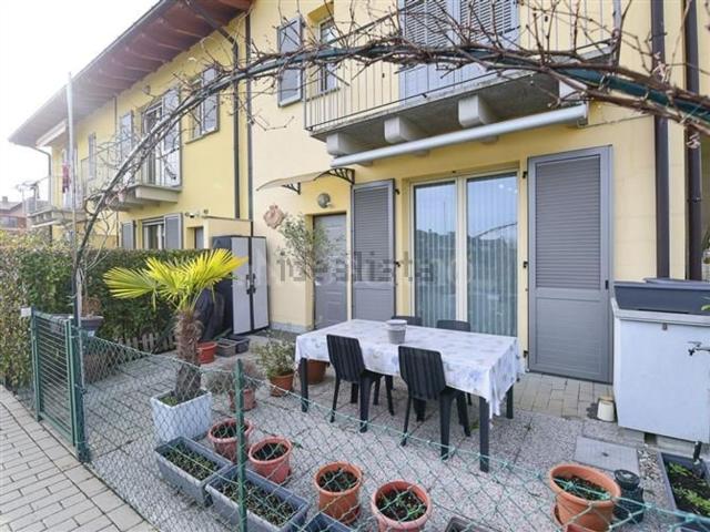 Appartamento in vendita a Montano Lucino, Lombardia