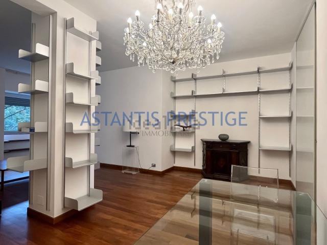 Appartamento in vendita a Municipio 8 di Milano, Milano