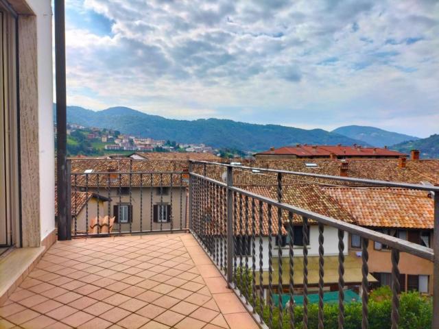 Appartamento in vendita a Gandino, Lombardia