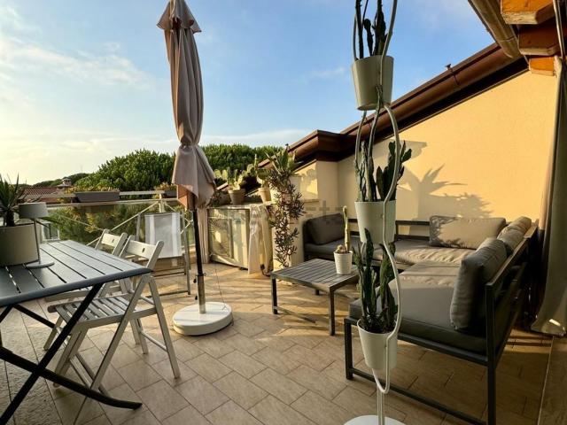 Appartamento in vendita a Montignoso, Toscana