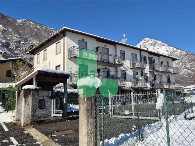 Appartamento in vendita a Sant'omobono Imagna, Lombardia
