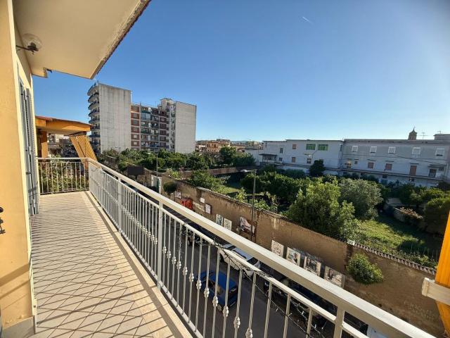 Appartamento in vendita a Arzano, Campania