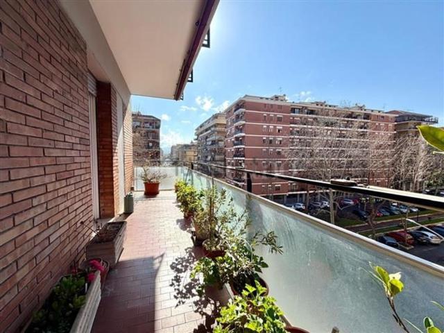 Appartamento in vendita a Municipio Roma VII, Roma Capitale