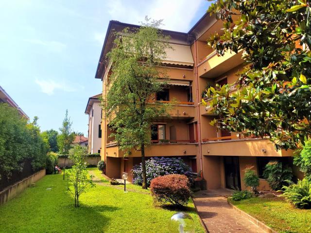 Appartamento in vendita a Cazzaniga, Monza