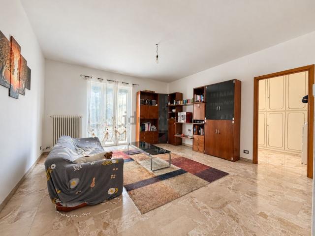 Appartamento in vendita a Santhià, Vercelli