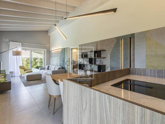 Appartamento in vendita a Vicina, Desenzano Del Garda