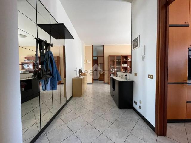 Appartamento in vendita a Madone, Bergamo