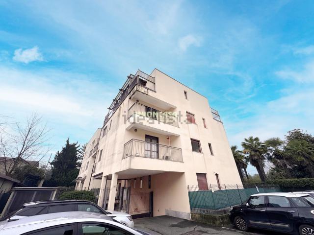 Appartamento in vendita a Tradate, Lombardia