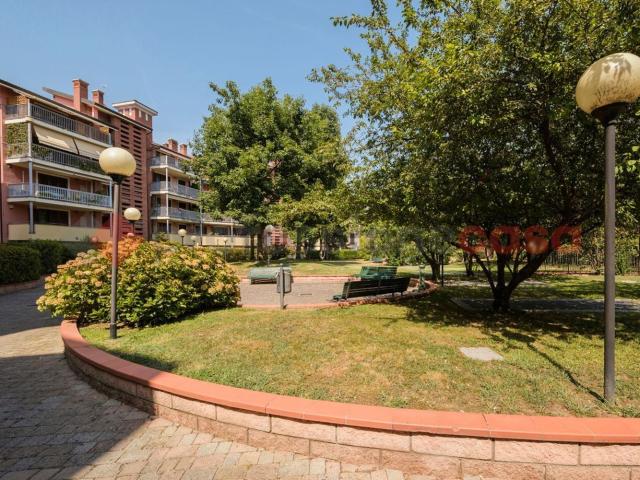 Appartamento in vendita a Cascina Gaggia, Trezzano Sul Naviglio