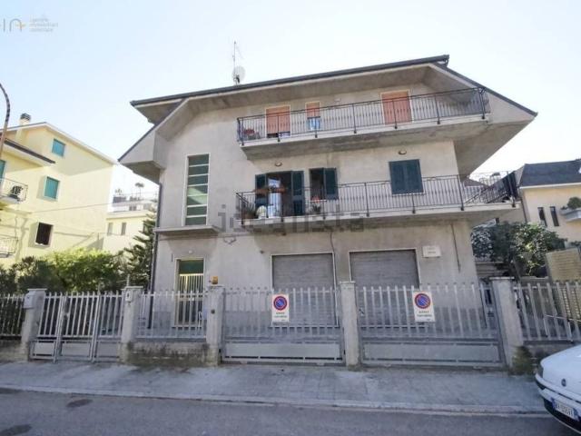 Appartamento in vendita a Porto d'Ascoli centro, Marche