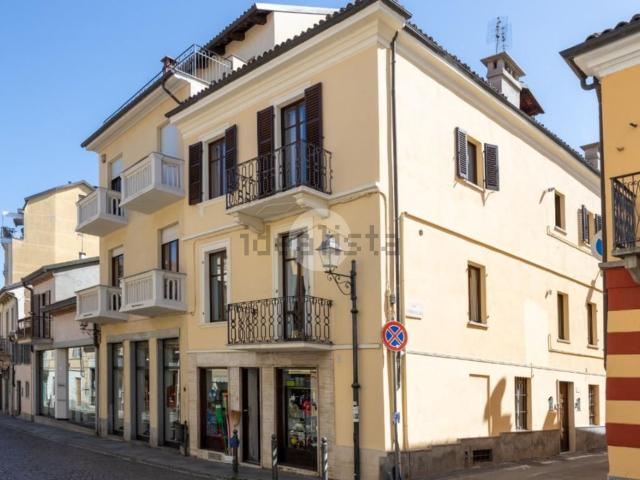 Appartamento in vendita a Chieri, Torino